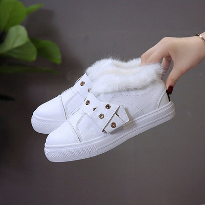 Γυναικεία παπούτσια σε μαύρο και άσπρο με γούνα