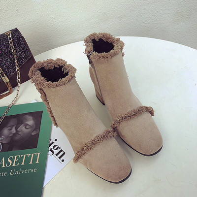 Casual γυναικείες  μπότες με χοντρό τακούνι σε μπεζ και μαύρο χρώμα