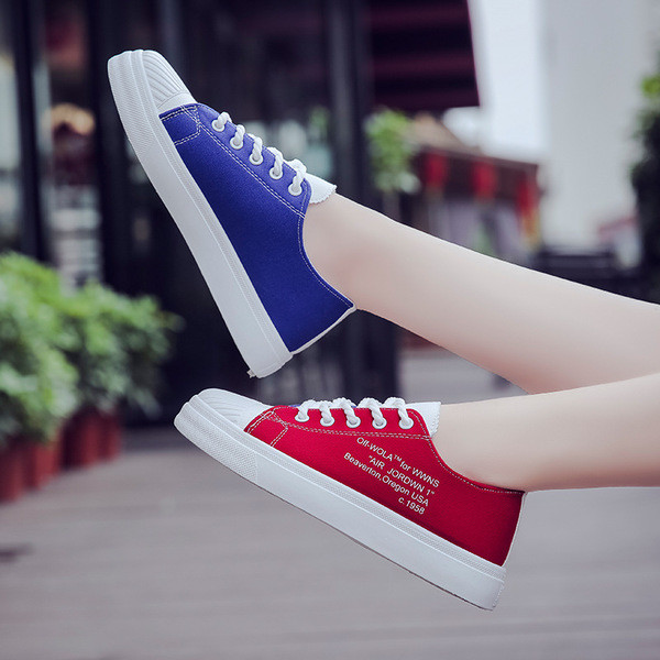 Modern női tornacipők különböző színekben