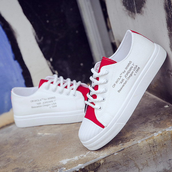 Modern női tornacipők különböző színekben