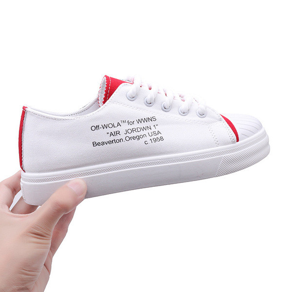 Modern női tornacipők különböző színekben