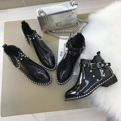 Γυναικείες  λουστρίν μπότες  σε μαύρο χρώμα με μεταλλικά στοιχεία - δύο μοντέλα