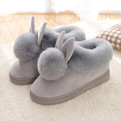 Χειμερινές μπότες σε δύο μοντέλα για άνδρες και γυναίκες