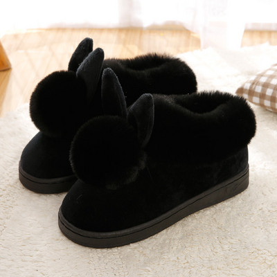 Χειμερινές μπότες σε δύο μοντέλα για άνδρες και γυναίκες