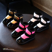 Cizme sport si copii de zi cu zi potrivite pentru baieti si fete cu autocolante in mai multe culori