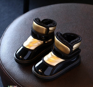 Cizme sport si copii de zi cu zi potrivite pentru baieti si fete cu autocolante in mai multe culori