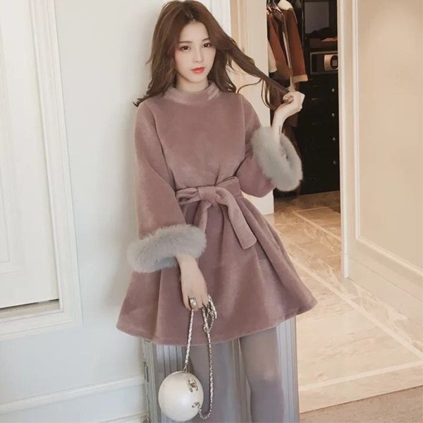 Rochie de iarna de dama moderna croiala model cu puf pe maneci in mai multe culori