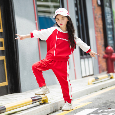 Sportos gyerek szett lányoknak két részes piros és fekete színben