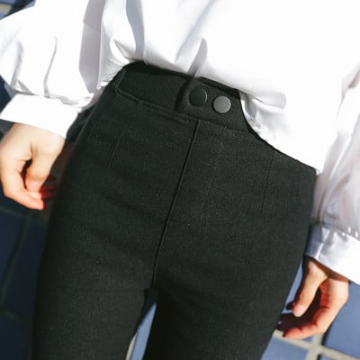 Ελαστικά γυναικεία παντελόνια σε μαύρο χρώμα