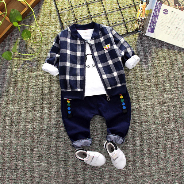 Modern gyerekkészlet fiúknak három részből - több színben