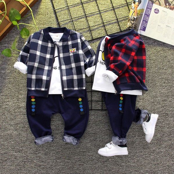 Modern gyerekkészlet fiúknak három részből - több színben