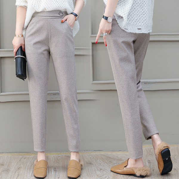 Modern női nadrág csattal, két színben