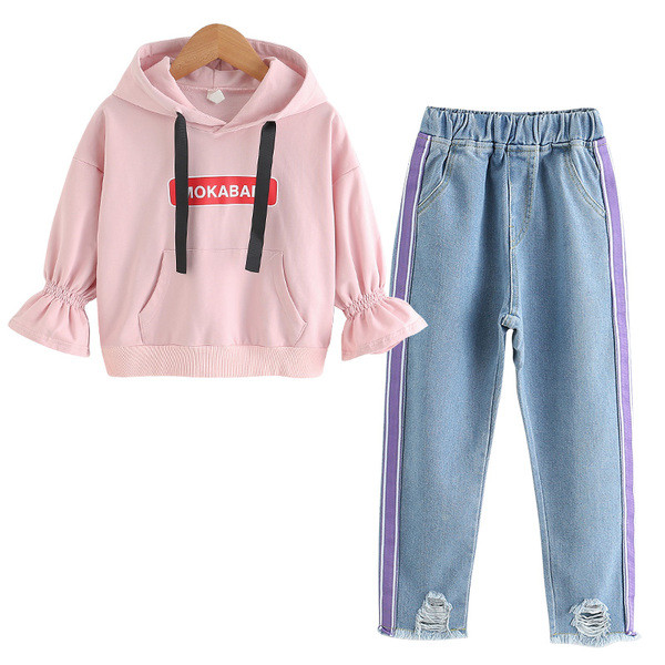 Set modern pentru copii din două părți - hanorac cu inscripție și blugi cu motive rupte și margine