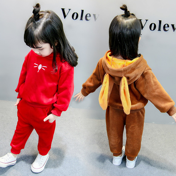 Modern gyerekszett három színben hímzéssel és 3D dekorációval