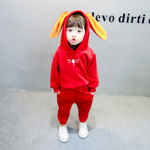 Modern gyerekszett három színben hímzéssel és 3D dekorációval