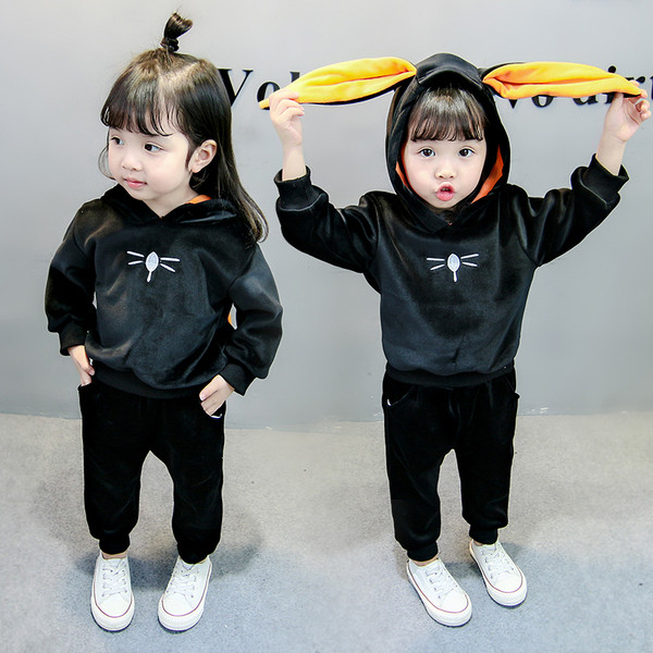 Modern gyerekszett három színben hímzéssel és 3D dekorációval