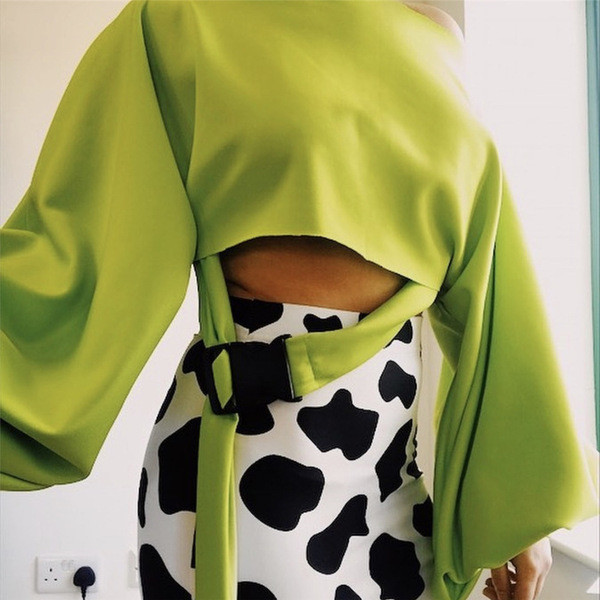 HIT Aktuális női blúz rövid modell fekete, zöld és piros színekben