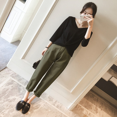 Női szett - blúz V-nyakkal és magas derekú nadrággal