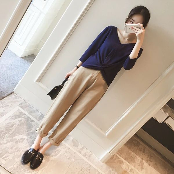 Női szett - blúz V-nyakkal és magas derekú nadrággal