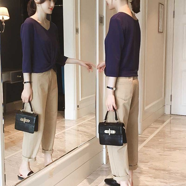 Női szett - blúz V-nyakkal és magas derekú nadrággal