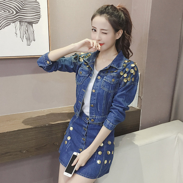 Modern női szoknya és kabát szett