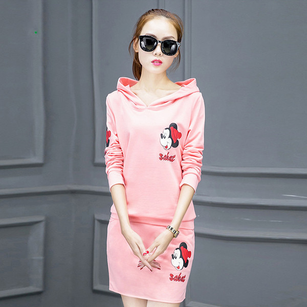 Γυναικείο σετ σε διάφορα χρώματα με εκτύπωση - μπλούζα με κουκούλα και φούστα