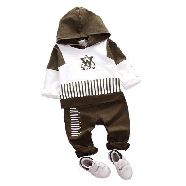 Μοντέρνο παιδικό σετ  από δύο κομμάτια για αγόρια σε τρία χρώματα