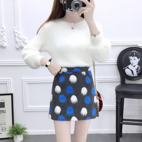 Stílusos női szett - pulóver és szoknya