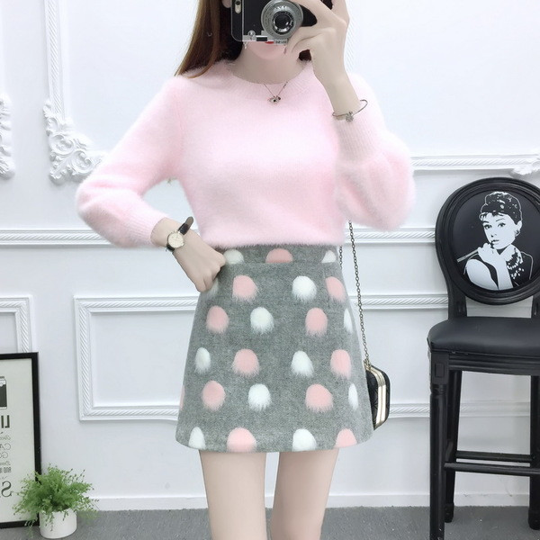 Stílusos női szett - pulóver és szoknya