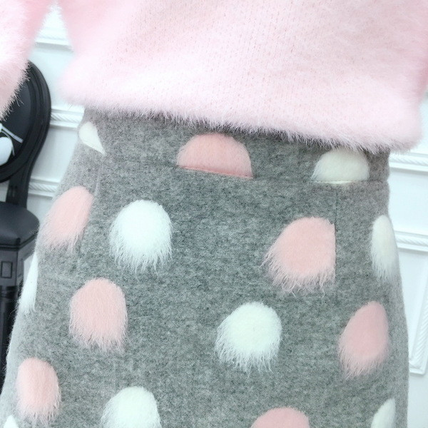 Stílusos női szett - pulóver és szoknya