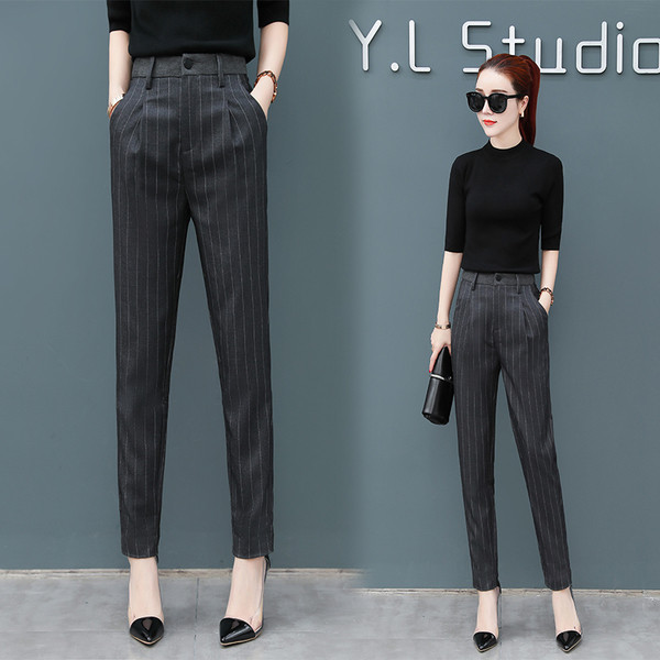 Γυναικείο κλασικ`ο  παντελόνι  με ψηλή μέσης σε γκρι χρώμα