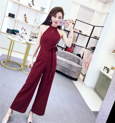 Κομψές γυναικείες φόρμες σε τρία χρώματα