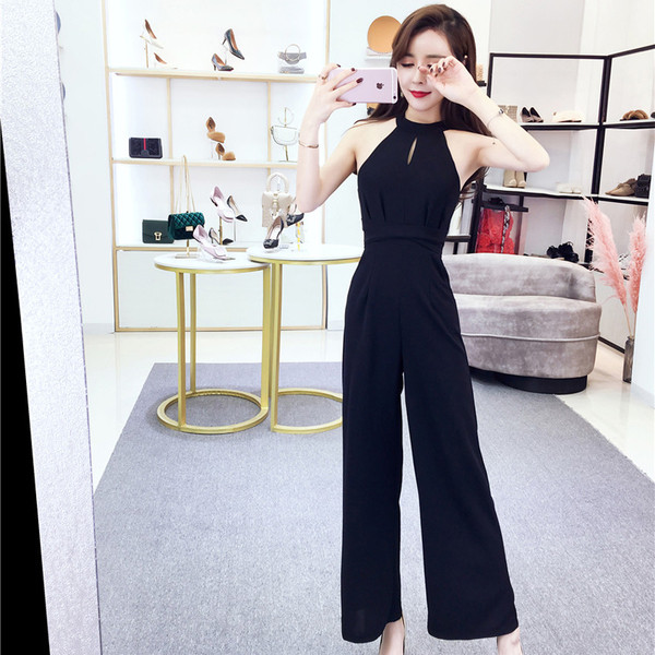 Κομψές γυναικείες φόρμες σε τρία χρώματα