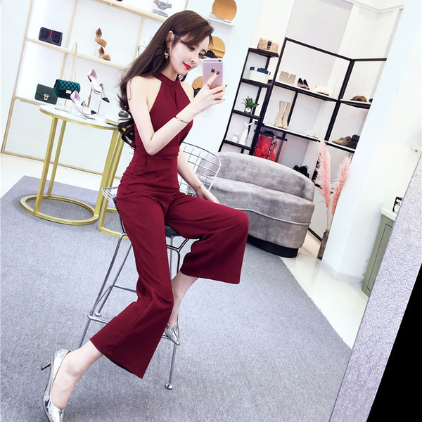 Κομψές γυναικείες φόρμες σε τρία χρώματα