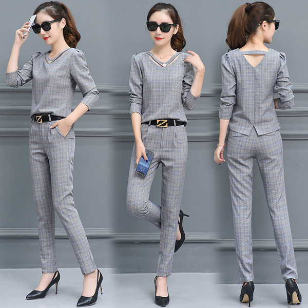 Дамски комплект - блуза с V-образно деколте и панталон