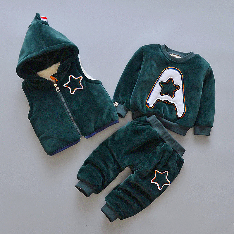 Modern háromrészes gyerekkészlet lányoknak és fiúknak több színben - két modell