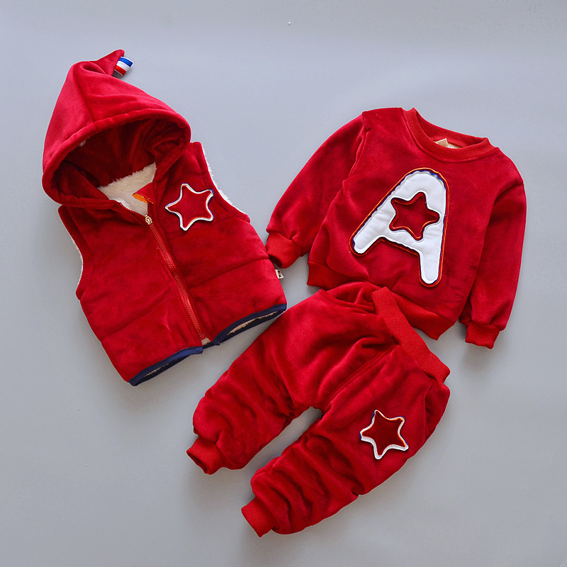 Modern háromrészes gyerekkészlet lányoknak és fiúknak több színben - két modell