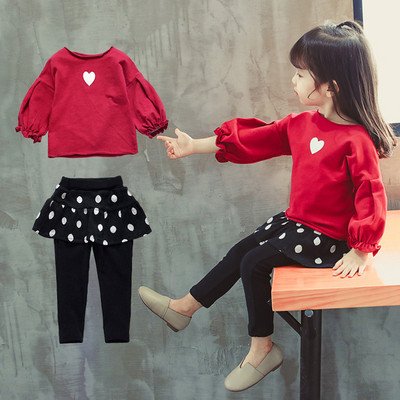 Модерен детски комплект за момичета от две части - блуза с апликация и клин с пола