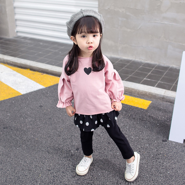 Set pentru copii modern pentru fete din două părți - bluză cu aplicație și jambiere cu fustă