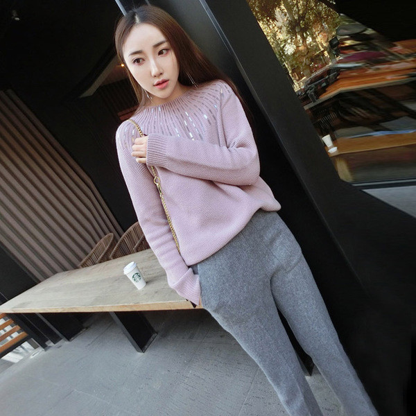 Pulover de dama cu paiete si pantaloni uni