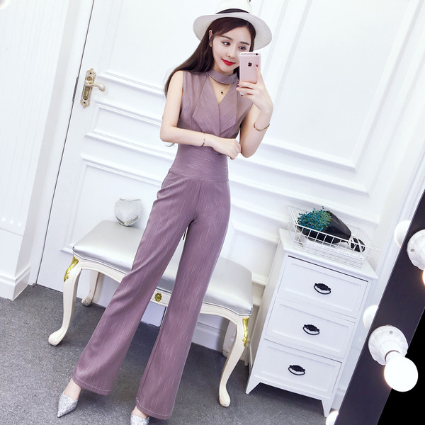 Γυναικεία ολόσωμη φόρμα με V ντεκολτέ σε σχήμα V