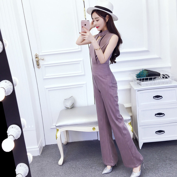 Γυναικεία ολόσωμη φόρμα με V ντεκολτέ σε σχήμα V