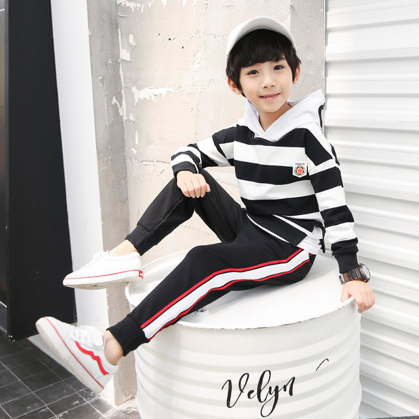 Kétrészes gyerekkészlet fiúknak - három színben