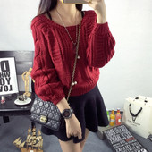 Széles női pulóver O-nyakkal