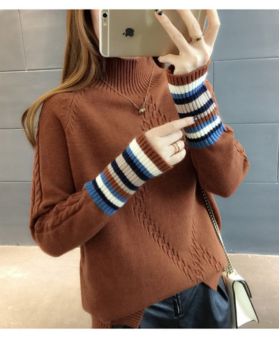 Női pulóver három színben, magas gallérral