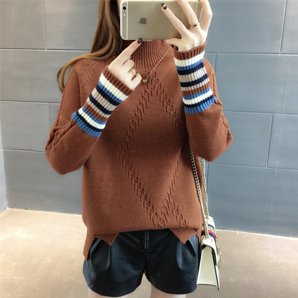 Női pulóver három színben, magas gallérral