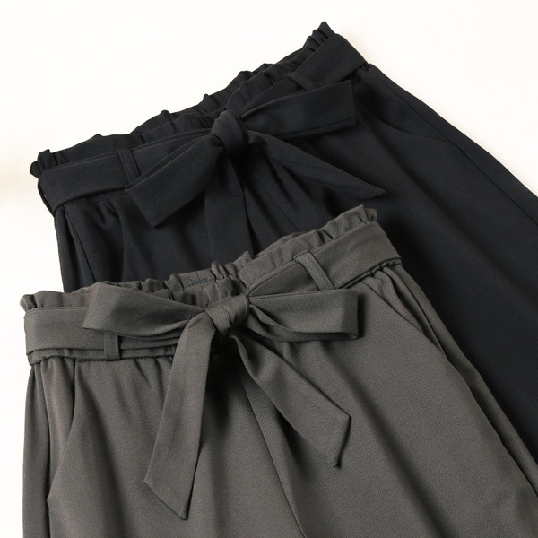 Pantaloni moderni de dama cu curea in doua culori