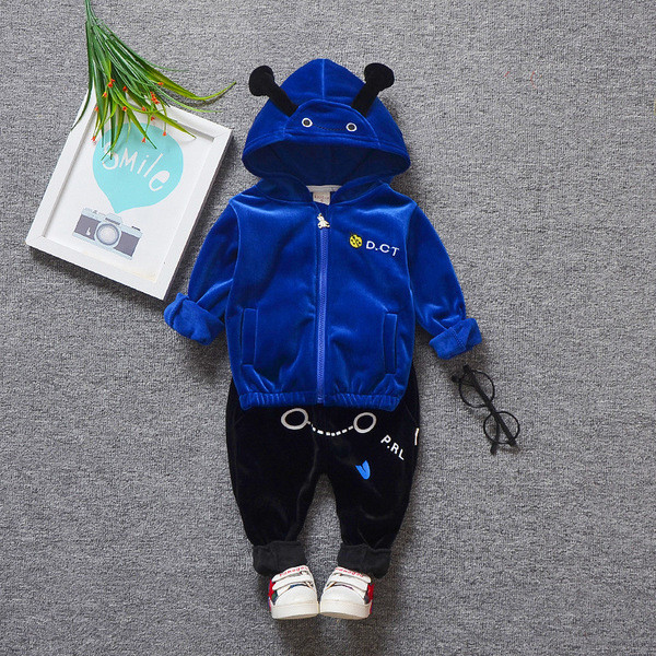 Set copii din doua piese cu elemente 3D pentru baieti si fete in patru culori