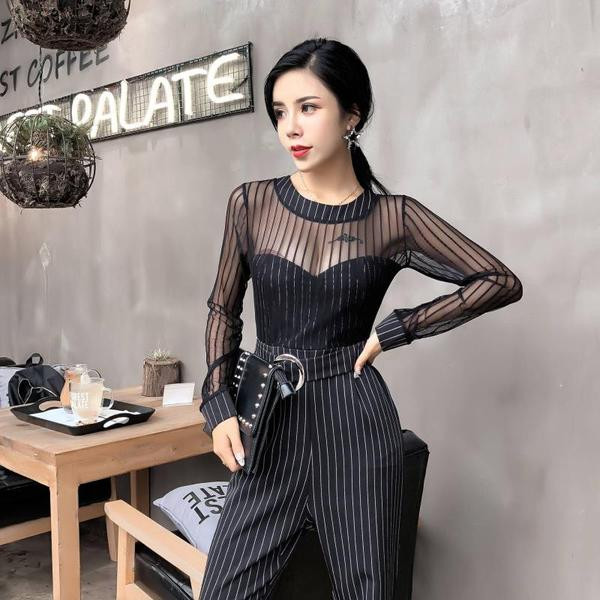 Salopeta de dama eleganta cu decolteu in O - doua modele