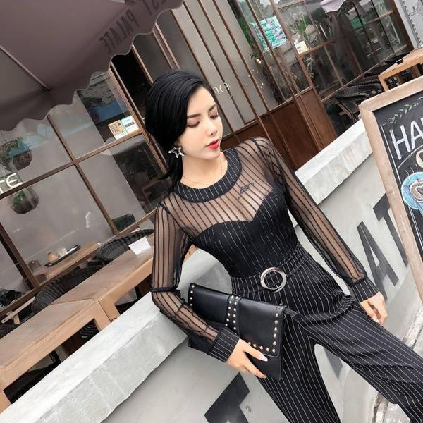 Salopeta de dama eleganta cu decolteu in O - doua modele